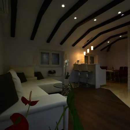 Apartment V&m *